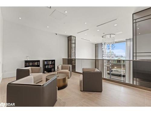 307-2007 James Street Street, Burlington, ON - Indoor Photo Showing Other Room