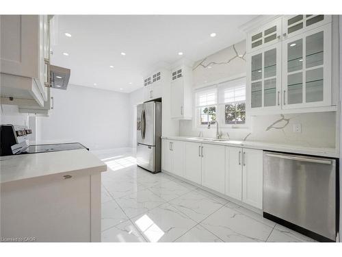 12 Larkdale Terrace, Brampton, ON - Indoor Photo Showing Kitchen