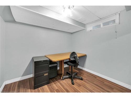 18-1460 Garth Street, Hamilton, ON - Indoor