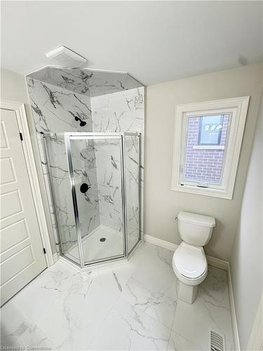 143 Klein Circle, Ancaster, ON - Indoor Photo Showing Bathroom