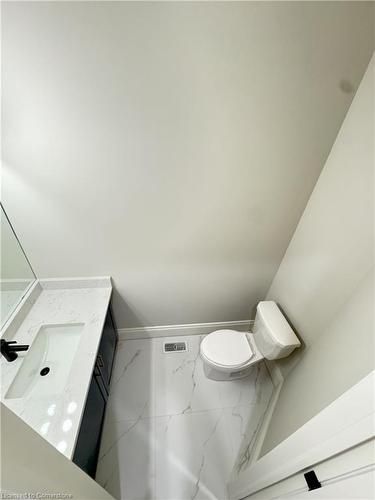 143 Klein Circle, Ancaster, ON - Indoor Photo Showing Bathroom