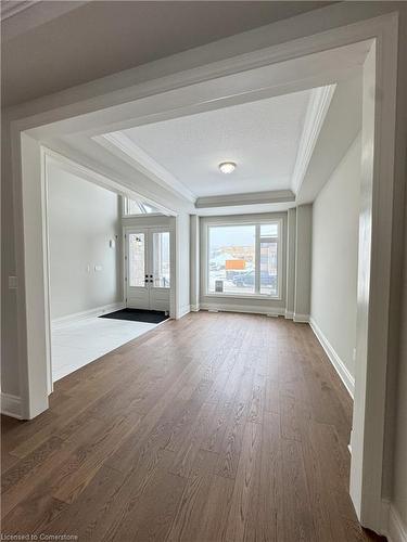 143 Klein Circle, Ancaster, ON - Indoor Photo Showing Other Room