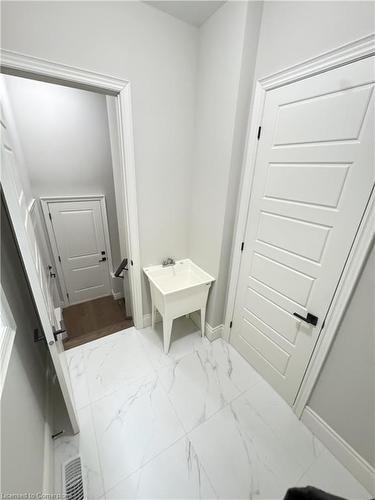 143 Klein Circle, Ancaster, ON - Indoor Photo Showing Other Room