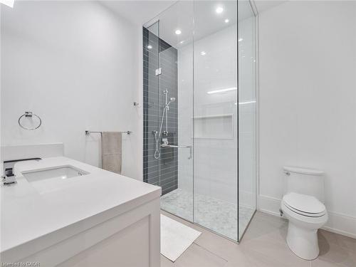 140 Secord Lane, Burlington, ON - Indoor Photo Showing Bathroom