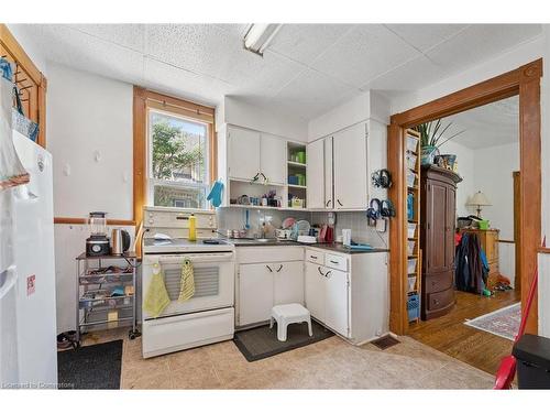 133 Joseph Street, Kitchener, ON - Indoor Photo Showing Kitchen