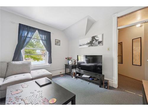 133 Joseph Street, Kitchener, ON - Indoor Photo Showing Living Room