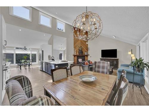 11 Weneil Drive, Freelton, ON - Indoor Photo Showing Dining Room