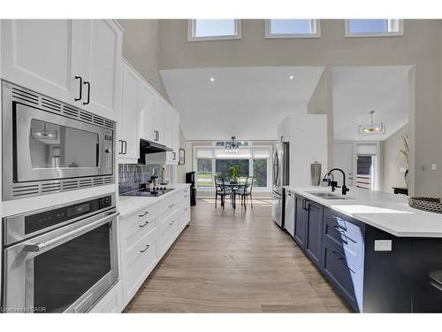 11 Weneil Drive, Freelton, ON - Indoor Photo Showing Kitchen With Upgraded Kitchen