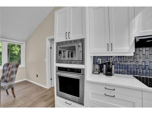11 Weneil Drive, Freelton, ON - Indoor Photo Showing Kitchen