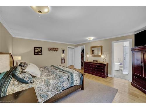 11 Weneil Drive, Freelton, ON - Indoor Photo Showing Bedroom