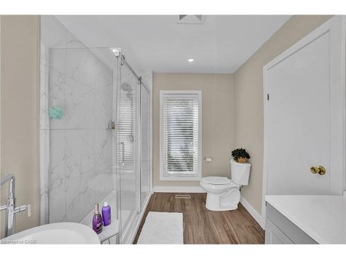 11 Weneil Drive, Freelton, ON - Indoor Photo Showing Bathroom