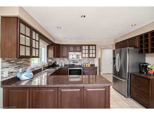 149 Dorchester Drive, Grimsby, ON - Indoor Photo Showing Kitchen With Double Sink With Upgraded Kitchen