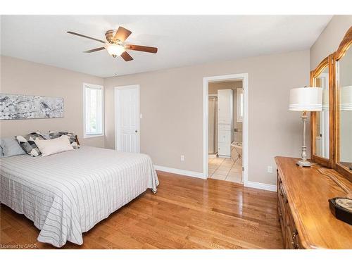 149 Dorchester Drive, Grimsby, ON - Indoor Photo Showing Bedroom