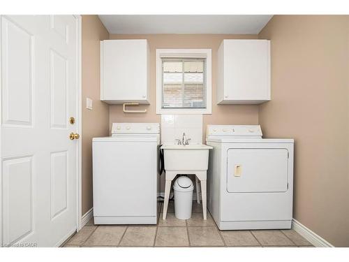 149 Dorchester Drive, Grimsby, ON - Indoor Photo Showing Laundry Room