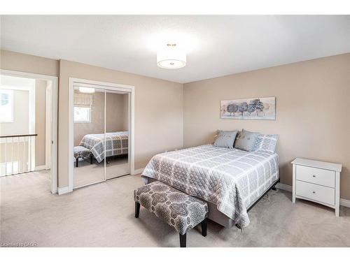 149 Dorchester Drive, Grimsby, ON - Indoor Photo Showing Bedroom