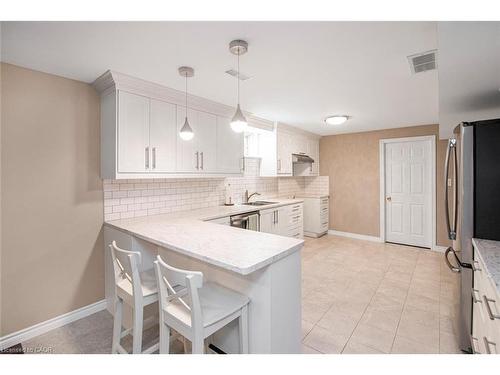 149 Dorchester Drive, Grimsby, ON - Indoor Photo Showing Kitchen