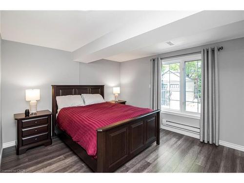 149 Dorchester Drive, Grimsby, ON - Indoor Photo Showing Bedroom