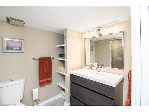 149 Dorchester Drive, Grimsby, ON - Indoor Photo Showing Bathroom