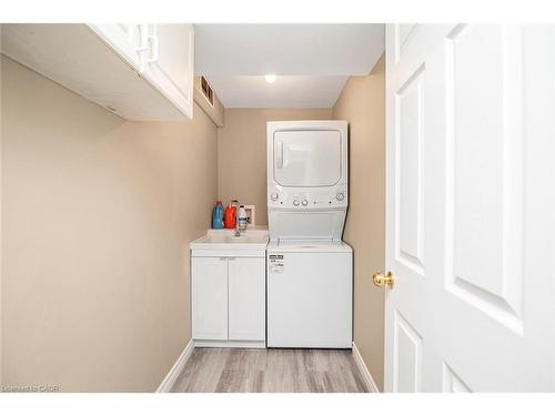 149 Dorchester Drive, Grimsby, ON - Indoor Photo Showing Laundry Room