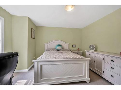 67 Malcolm Crescent, Caledonia, ON - Indoor Photo Showing Bedroom