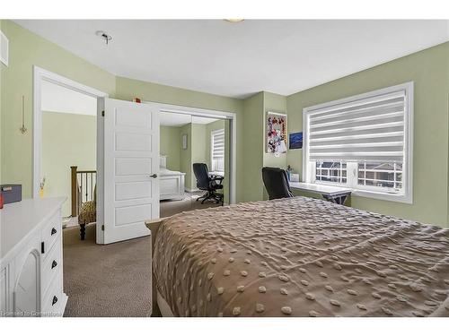 67 Malcolm Crescent, Caledonia, ON - Indoor Photo Showing Bedroom
