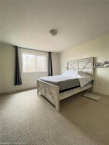 850 Mapleridge Street, London, ON - Indoor Photo Showing Bedroom