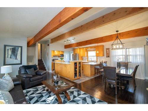 92 Auchmar Road, Hamilton, ON - Indoor Photo Showing Living Room