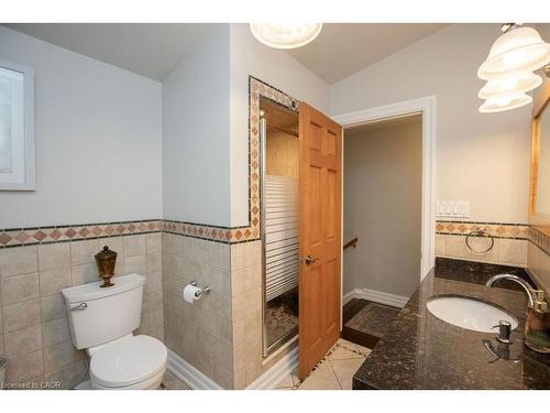 92 Auchmar Road, Hamilton, ON - Indoor Photo Showing Bathroom