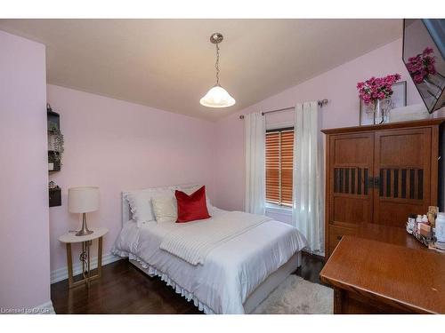 92 Auchmar Road, Hamilton, ON - Indoor Photo Showing Bedroom