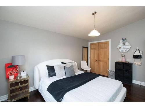 92 Auchmar Road, Hamilton, ON - Indoor Photo Showing Bedroom