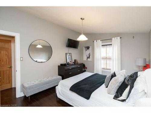 92 Auchmar Road, Hamilton, ON - Indoor Photo Showing Bedroom