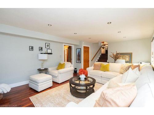92 Auchmar Road, Hamilton, ON - Indoor Photo Showing Living Room