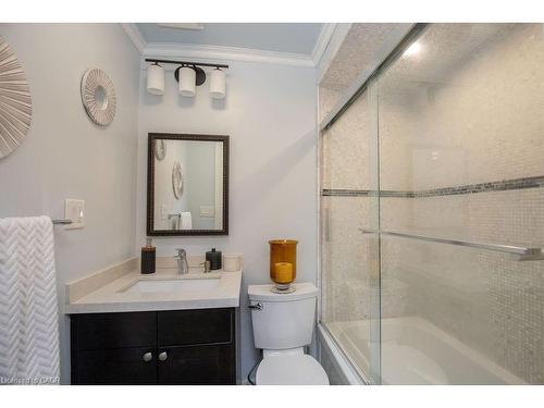 92 Auchmar Road, Hamilton, ON - Indoor Photo Showing Bathroom