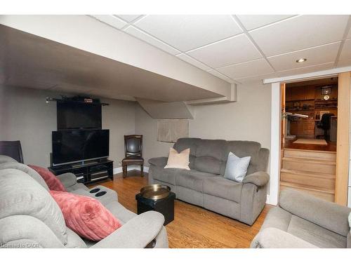92 Auchmar Road, Hamilton, ON - Indoor Photo Showing Living Room