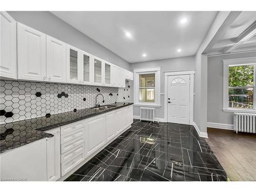 172 Sherman Avenue S, Hamilton, ON - Indoor