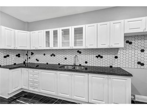 172 Sherman Avenue S, Hamilton, ON - Indoor Photo Showing Kitchen With Double Sink With Upgraded Kitchen