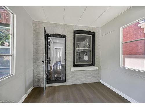 172 Sherman Avenue S, Hamilton, ON - Indoor Photo Showing Other Room
