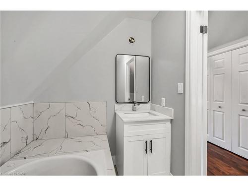 172 Sherman Avenue S, Hamilton, ON - Indoor