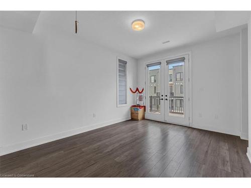 10-99 Roger Street, Waterloo, ON - Indoor Photo Showing Other Room