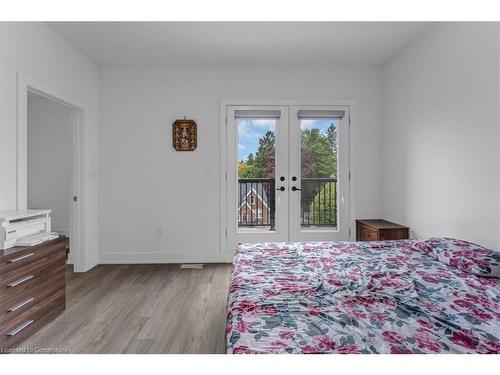 10-99 Roger Street, Waterloo, ON - Indoor Photo Showing Bedroom