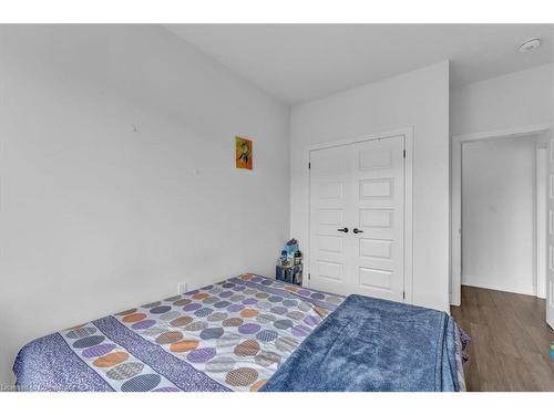 10-99 Roger Street, Waterloo, ON - Indoor Photo Showing Bedroom