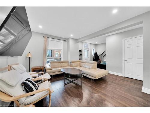 199 Bay Street N, Hamilton, ON - Indoor Photo Showing Living Room