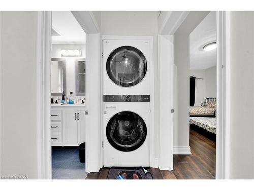 199 Bay Street N, Hamilton, ON - Indoor Photo Showing Laundry Room