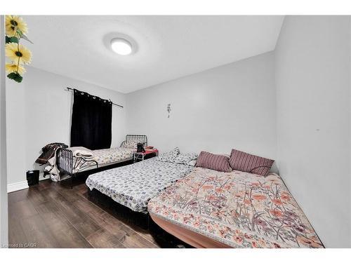 199 Bay Street N, Hamilton, ON - Indoor Photo Showing Bedroom