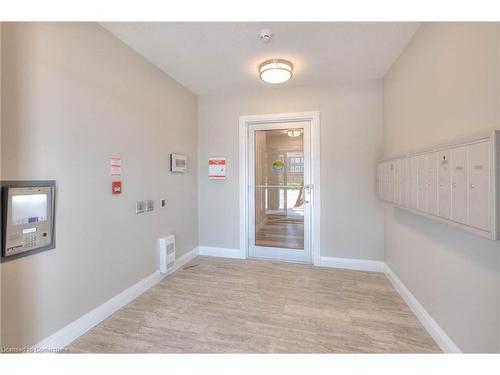 10-33 Murray Court, Milverton, ON - Indoor Photo Showing Other Room