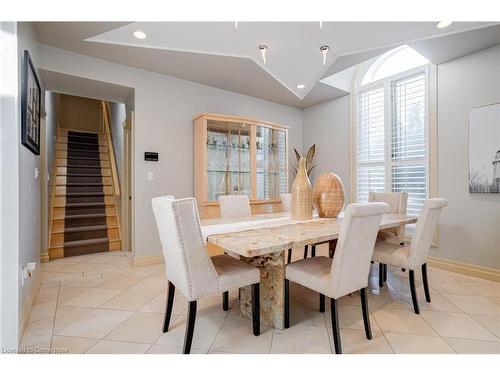 34 Harrington Place, Ancaster, ON - Indoor Photo Showing Dining Room