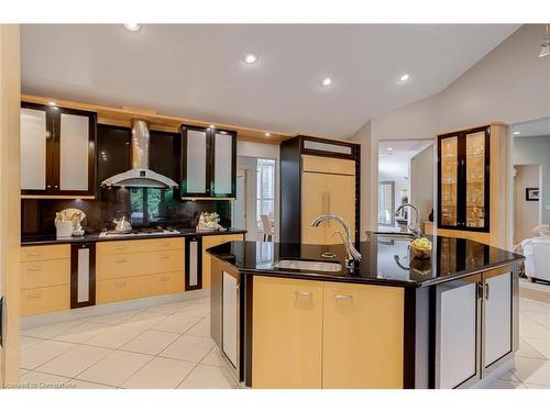 34 Harrington Place, Ancaster, ON - Indoor Photo Showing Kitchen