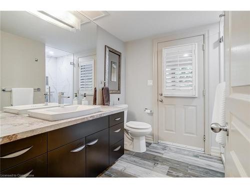 34 Harrington Place, Ancaster, ON - Indoor Photo Showing Bathroom