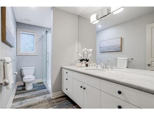34 Harrington Place, Ancaster, ON - Indoor Photo Showing Bathroom