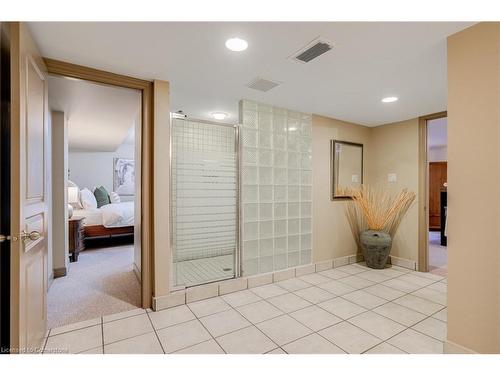 34 Harrington Place, Ancaster, ON - Indoor Photo Showing Other Room